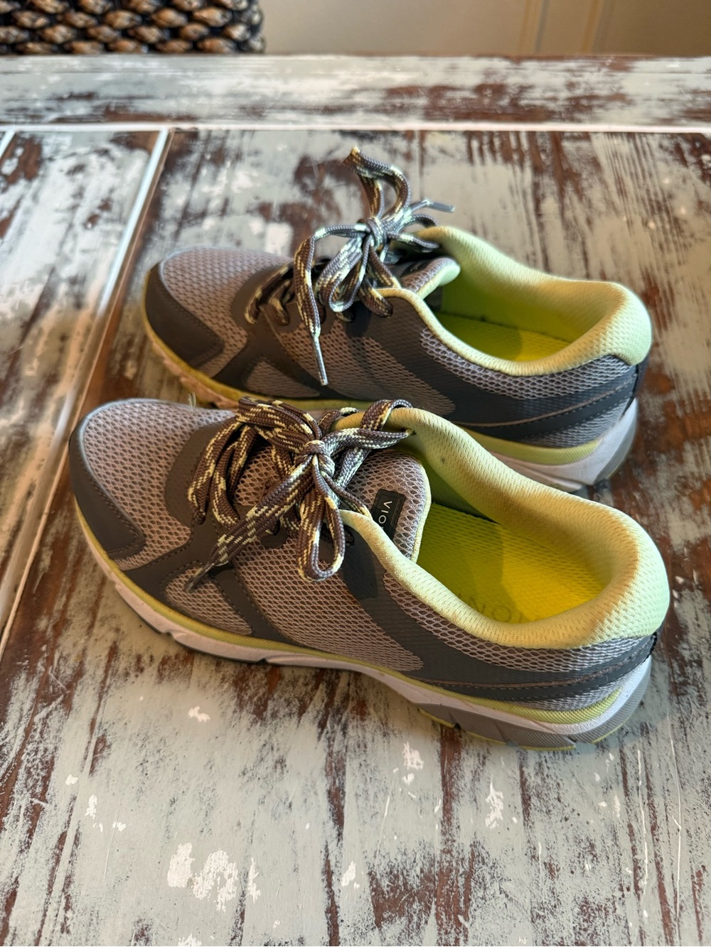 Vionic Athletic shoes women’s size 7